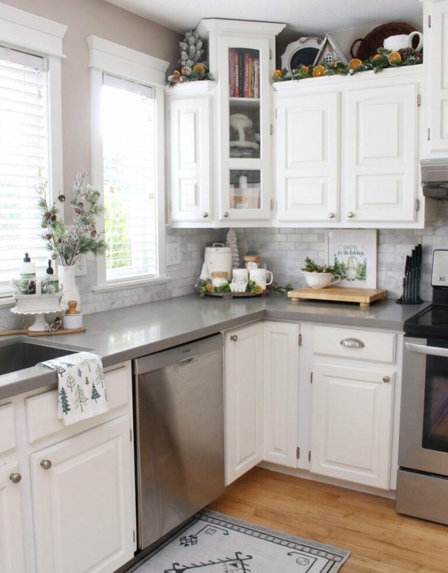 Christmas-Kitchen-Home-Tour-Clean-and-Scentsible-1-768x1152